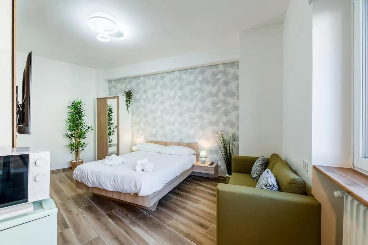 Comfort & Design Minutes Away From The Centre Milan Italy