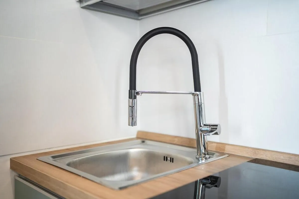 Comfort & Design Minutes Away From The Centre Milan Apartment