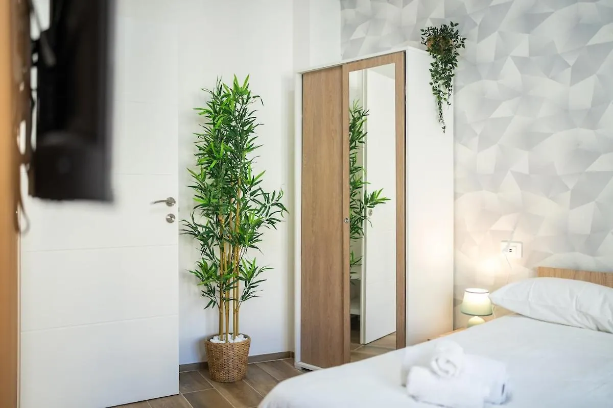 Comfort & Design Minutes Away From The Centre Milan Apartment