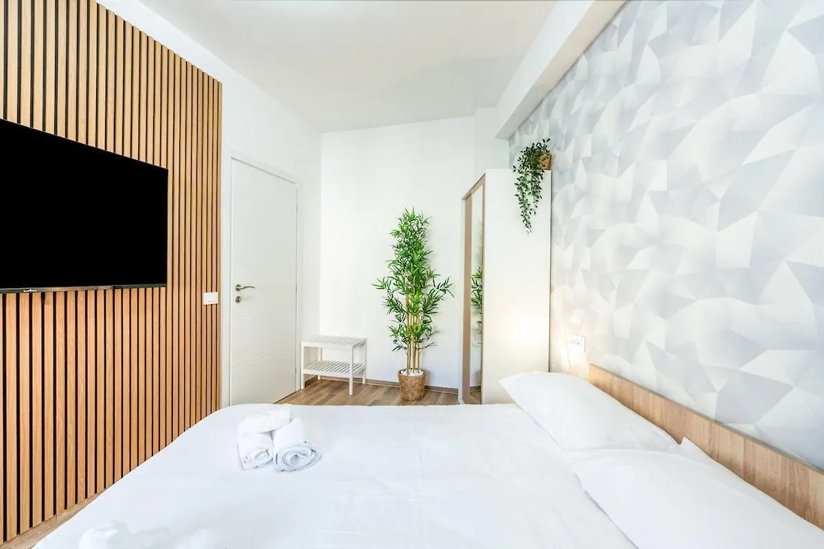 Comfort & Design Minutes Away From The Centre ميلان إيطاليا